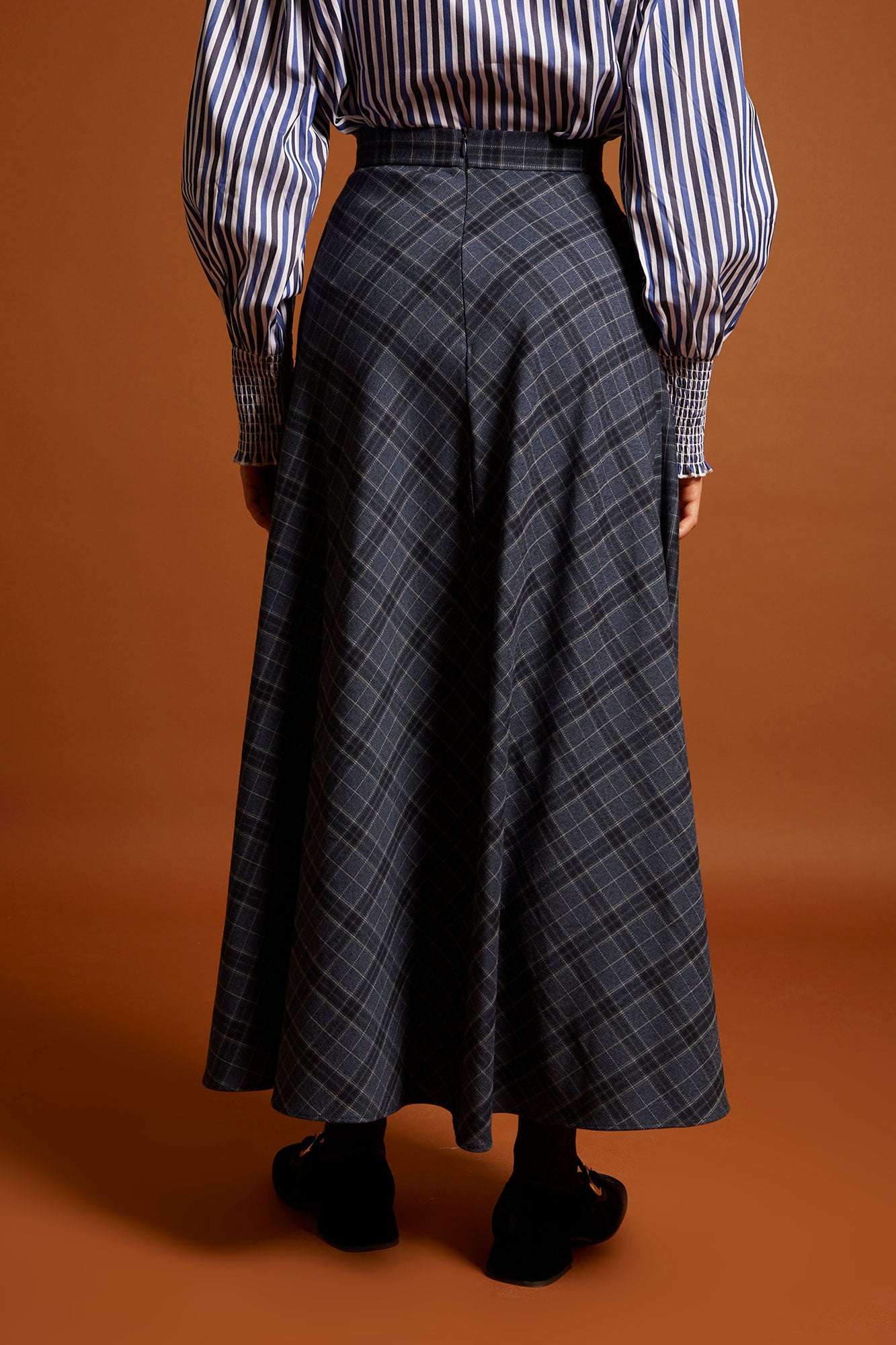 FALDA AKITAMARINO
