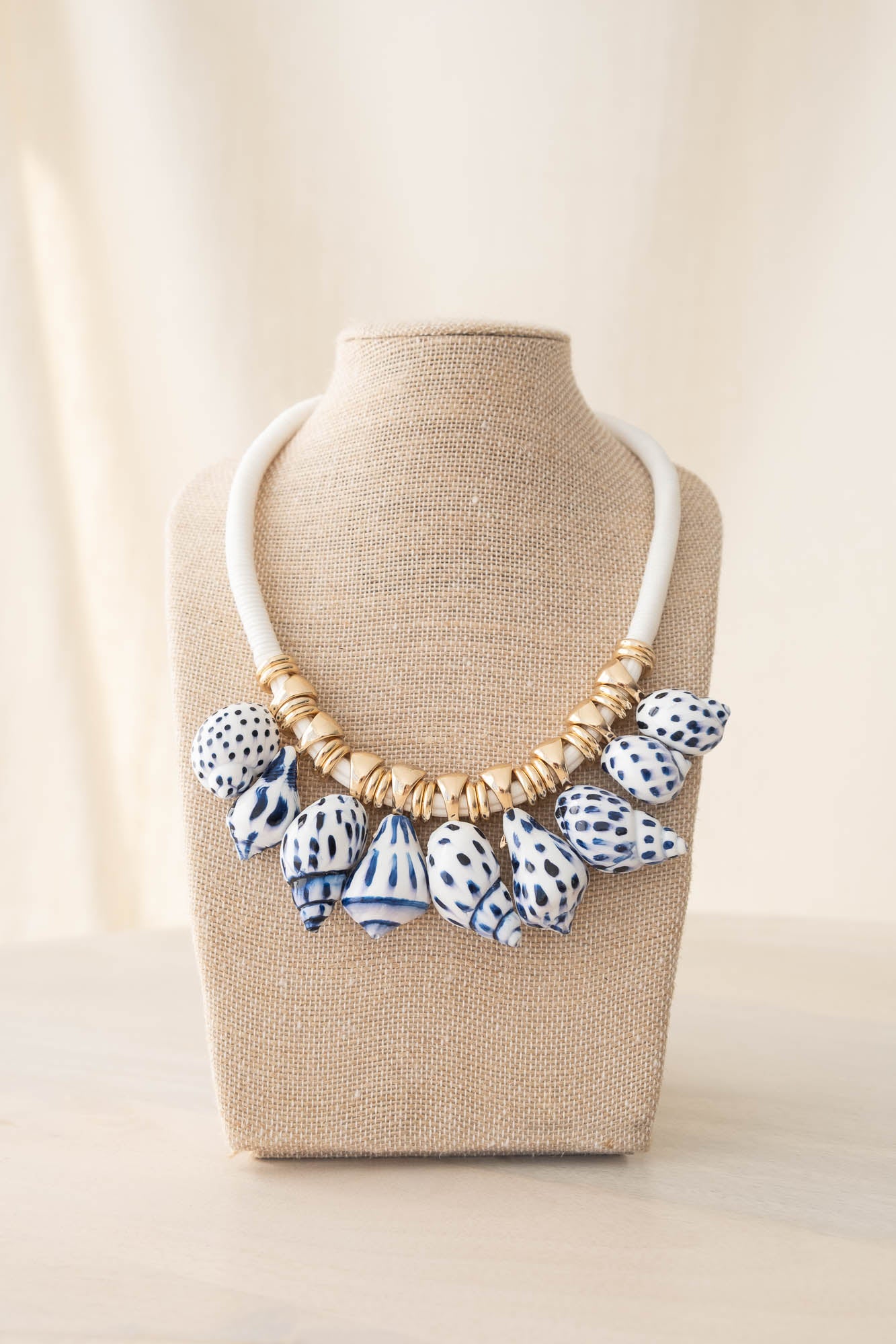 COLLAR CONCHAS AZUL