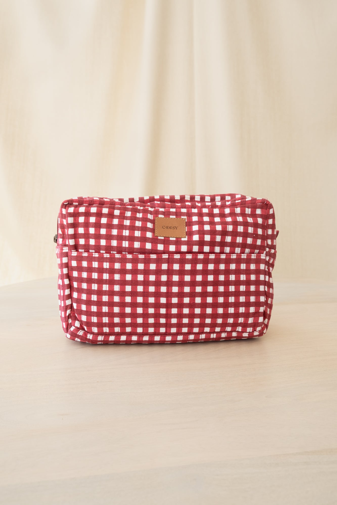LIBI RED TOILETRY BAG