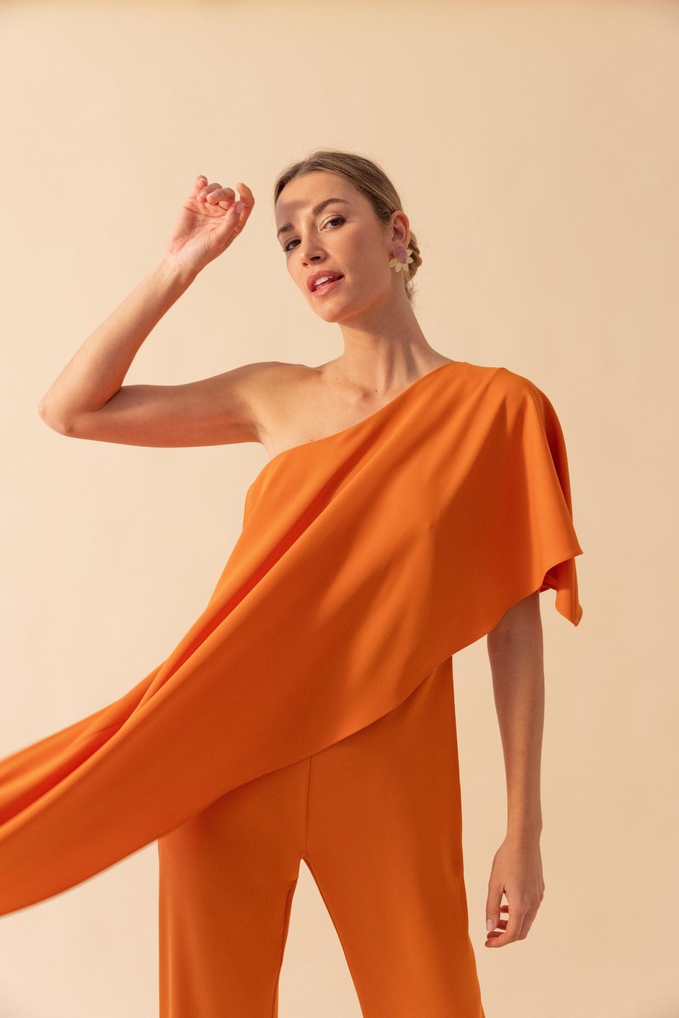 MONO APIA NARANJA