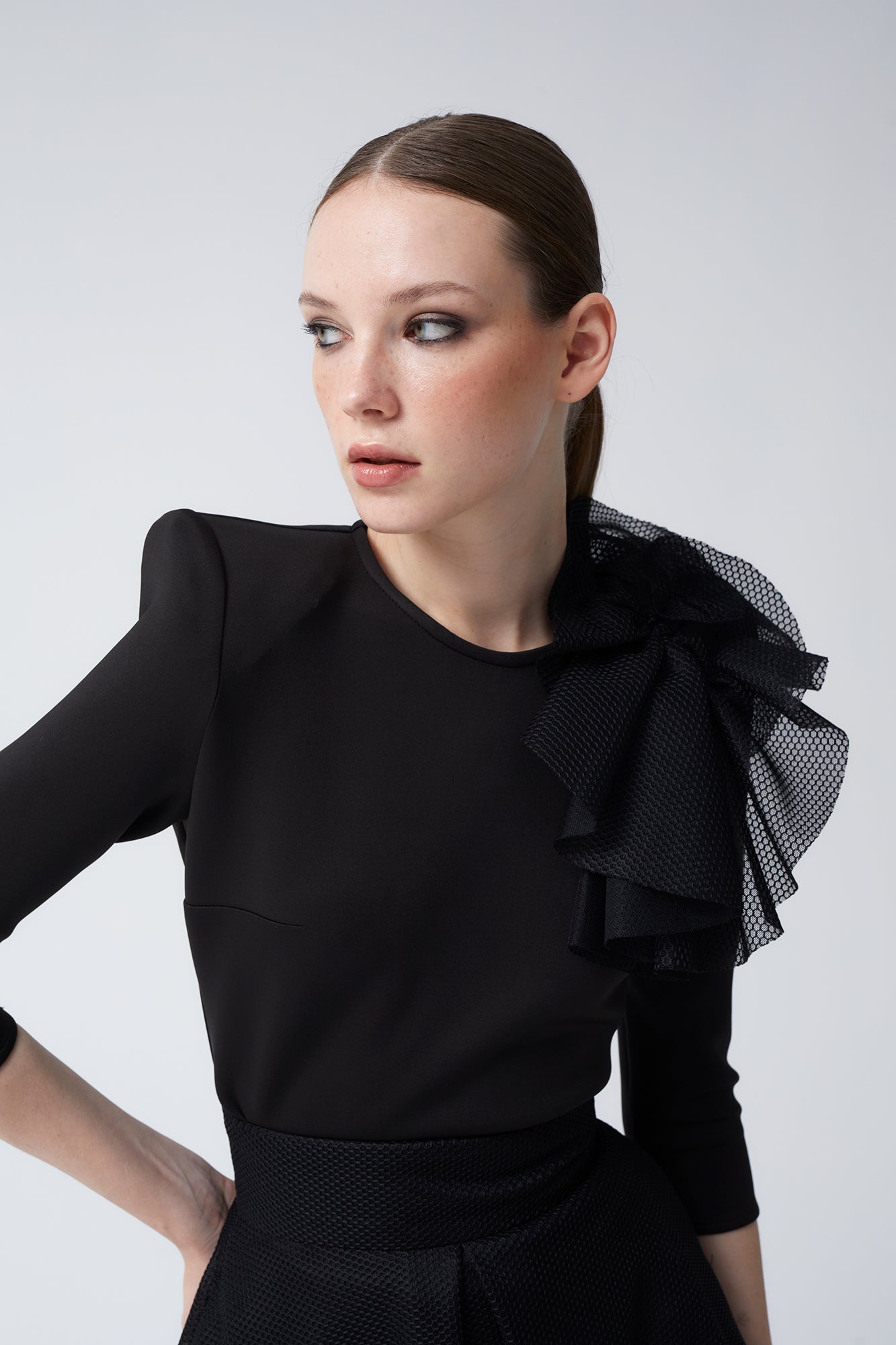 BLACK OPENWORK FLOWER BODY