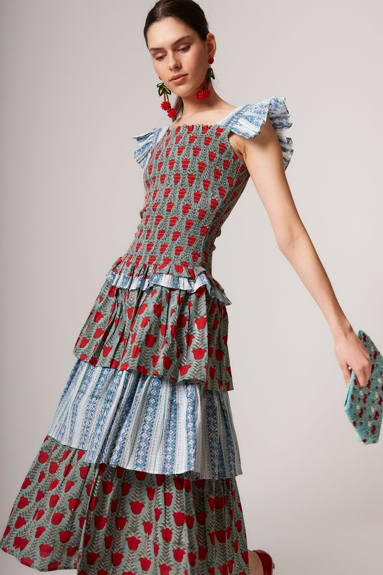 ROBE DE PERLES À MOTIFS MULTIFLORAUX