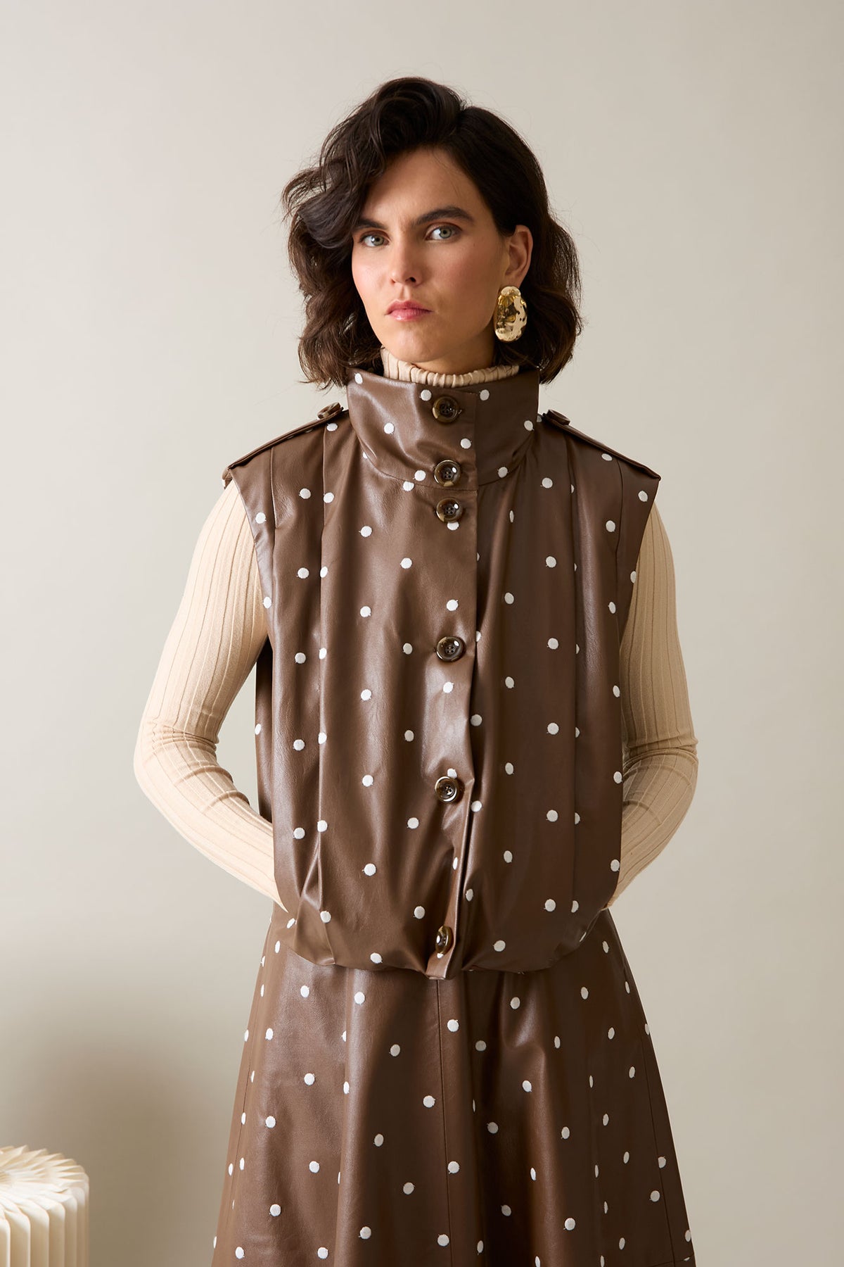 CHALECO ZAHARA MARRON