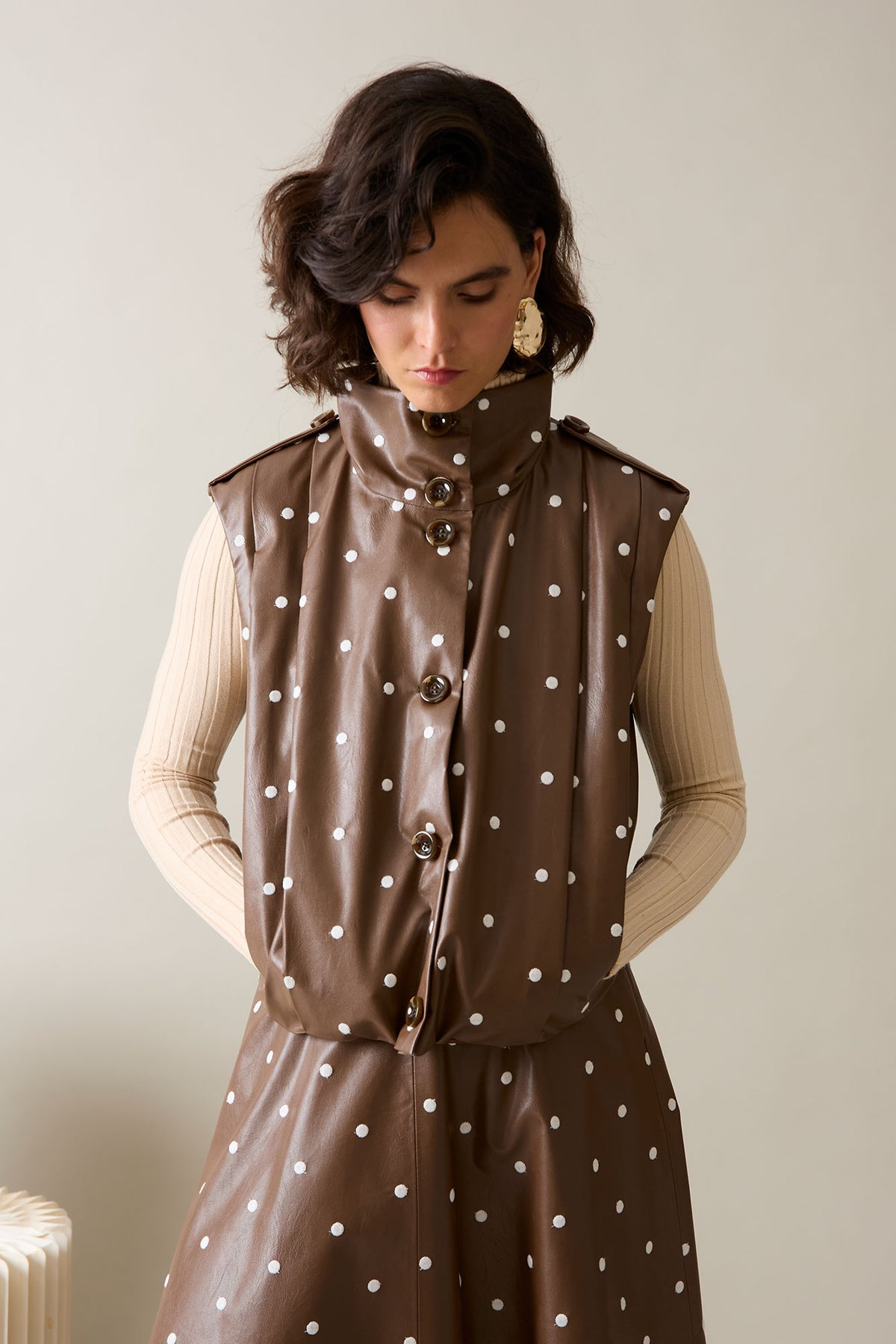 CHALECO ZAHARA MARRON