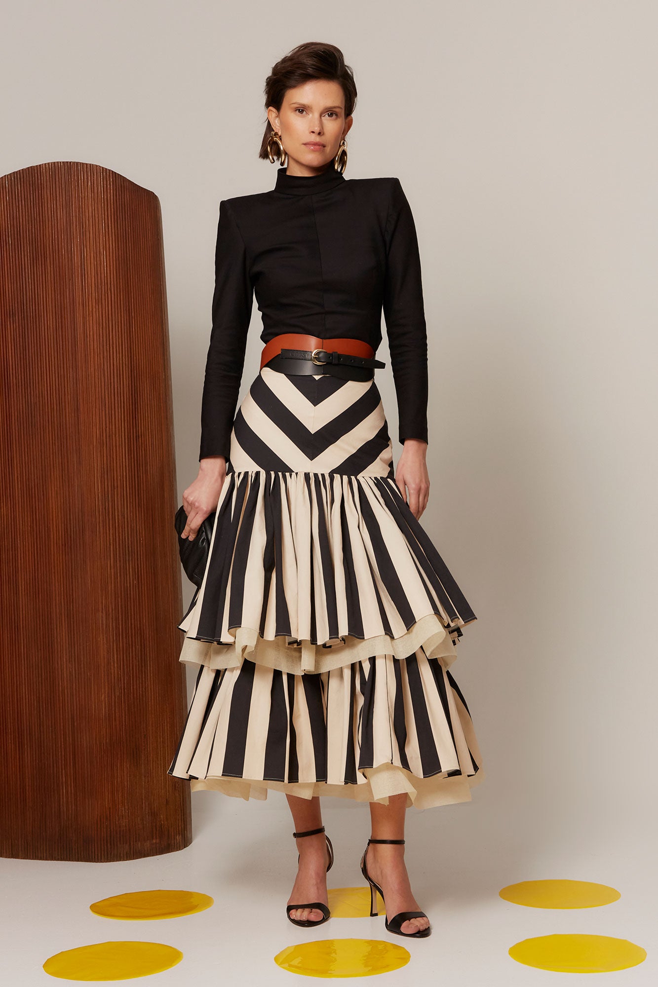 FALDA RÚNICABEIGE/NEGRO 