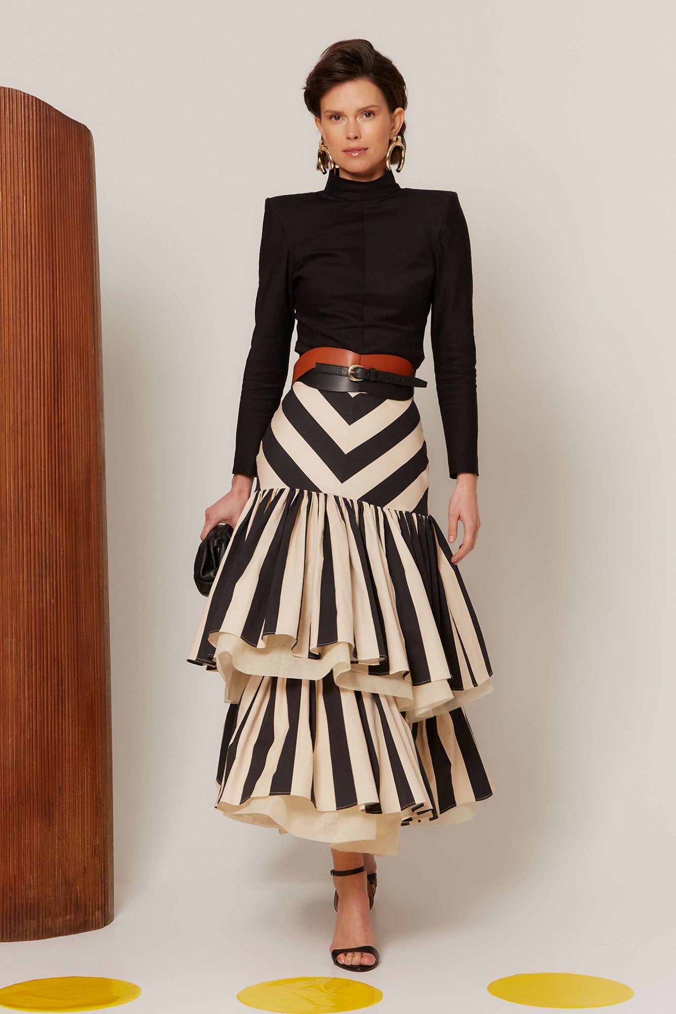 FALDA RÚNICABEIGE/NEGRO 