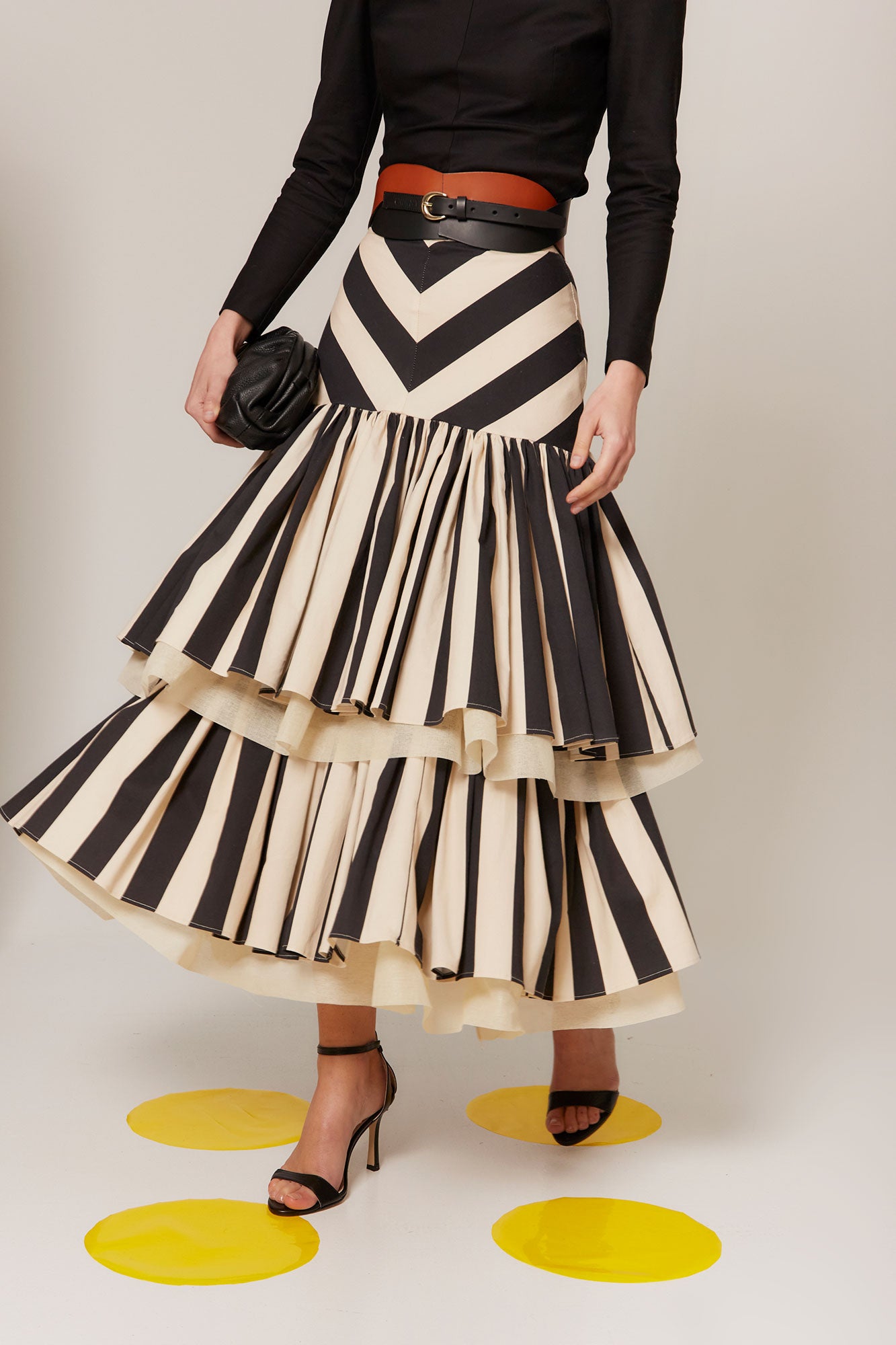 FALDA RÚNICABEIGE/NEGRO 