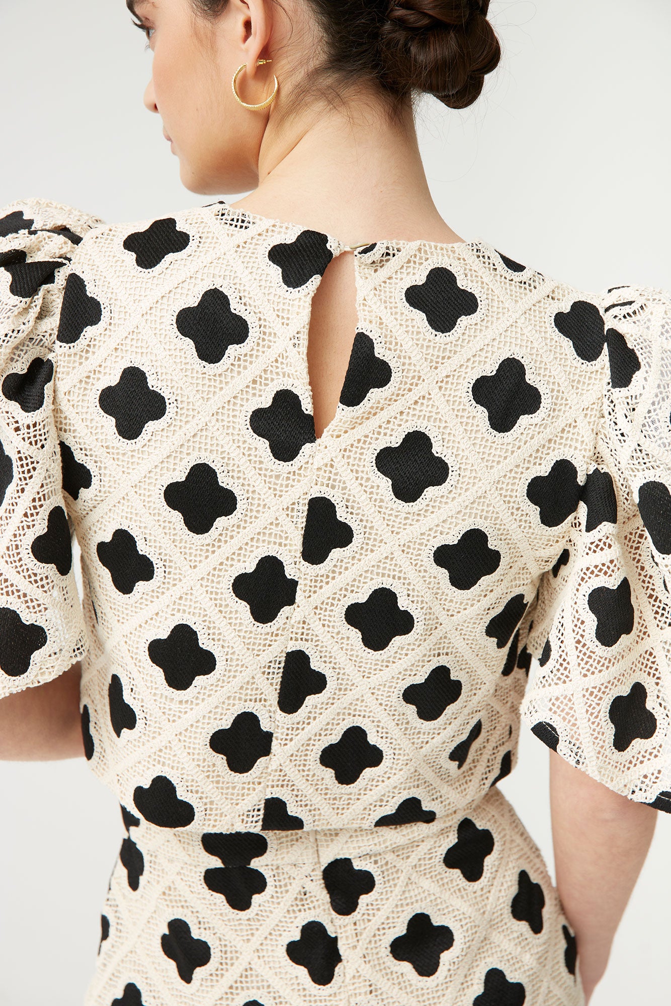 TOP ANNACHIARACRUDO/NEGRO 