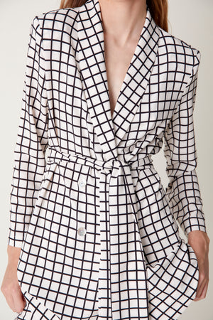 BLAZER NAOCUADROS BLANCOS 