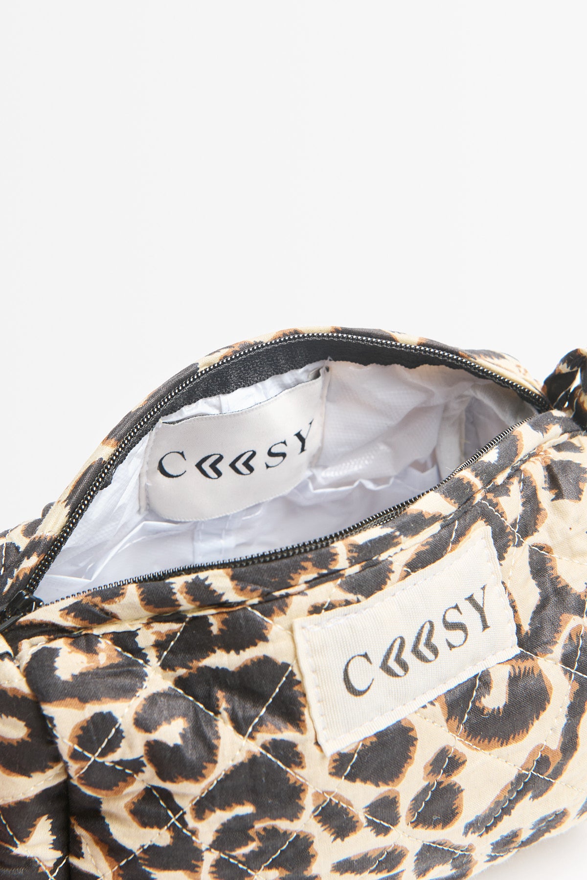 HAUSA LEOPARD TOILETRY BAG