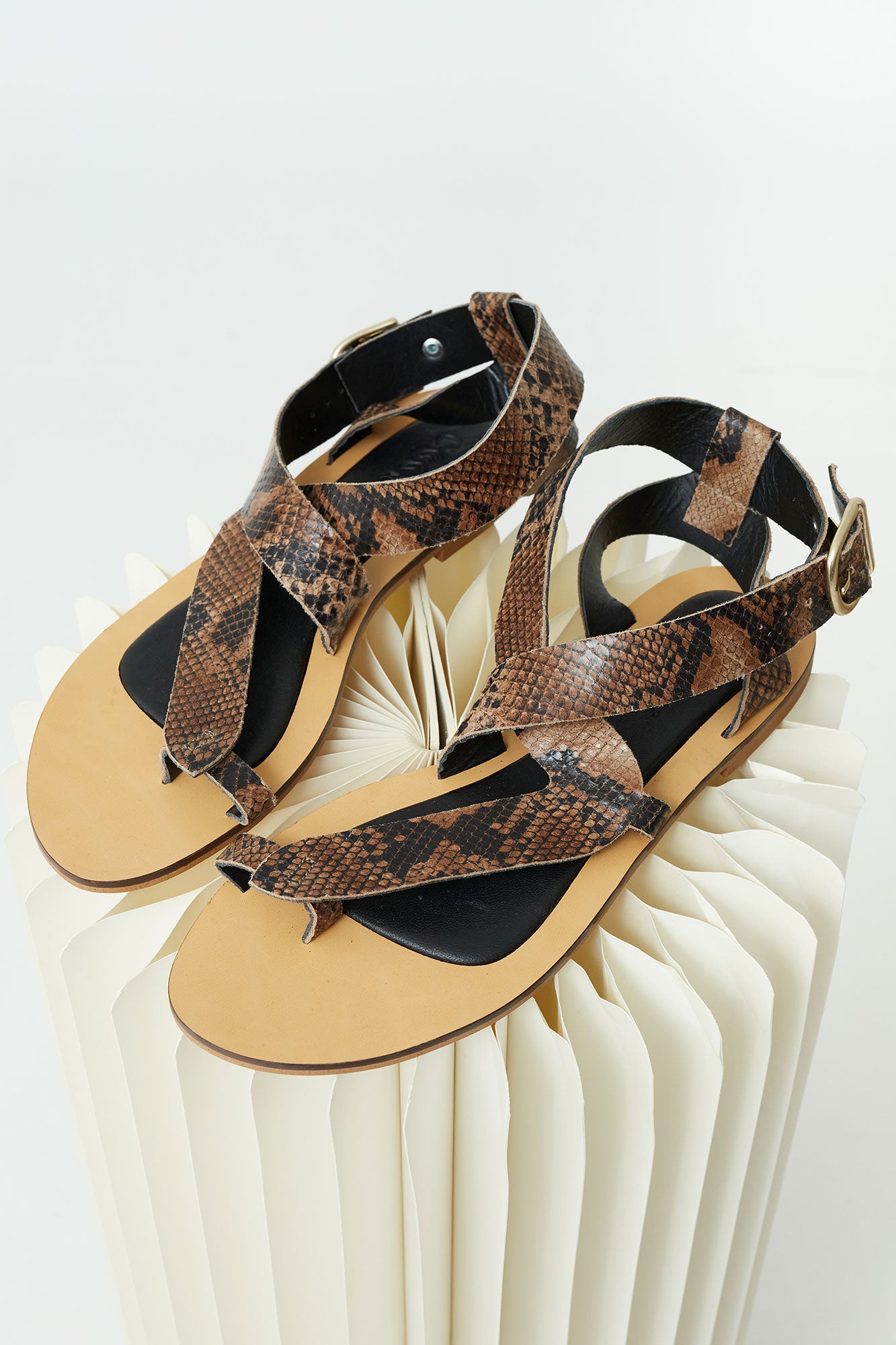SANDALIAS SNAKE MARRON