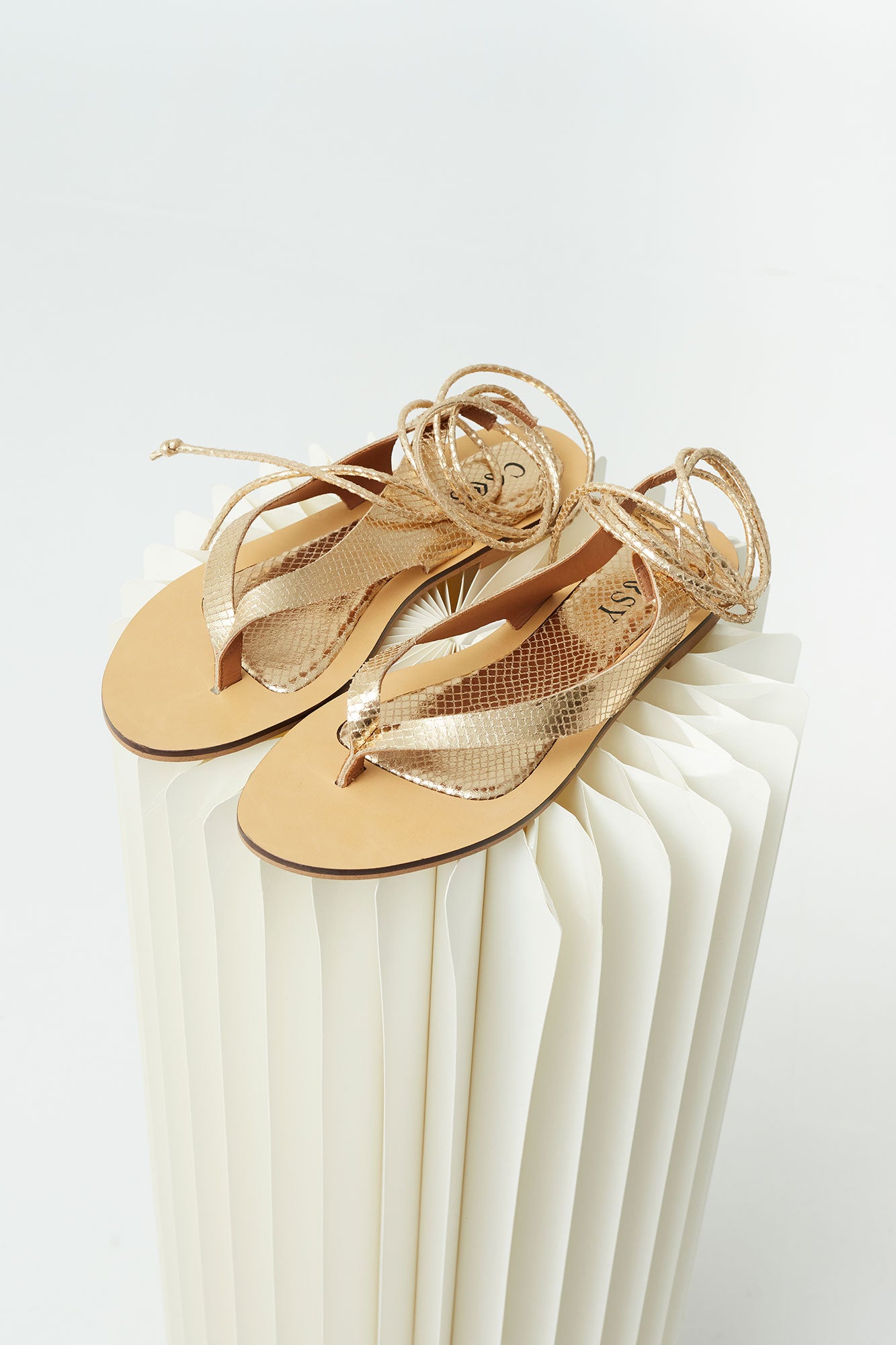 SANDALIAS ORO DORADO