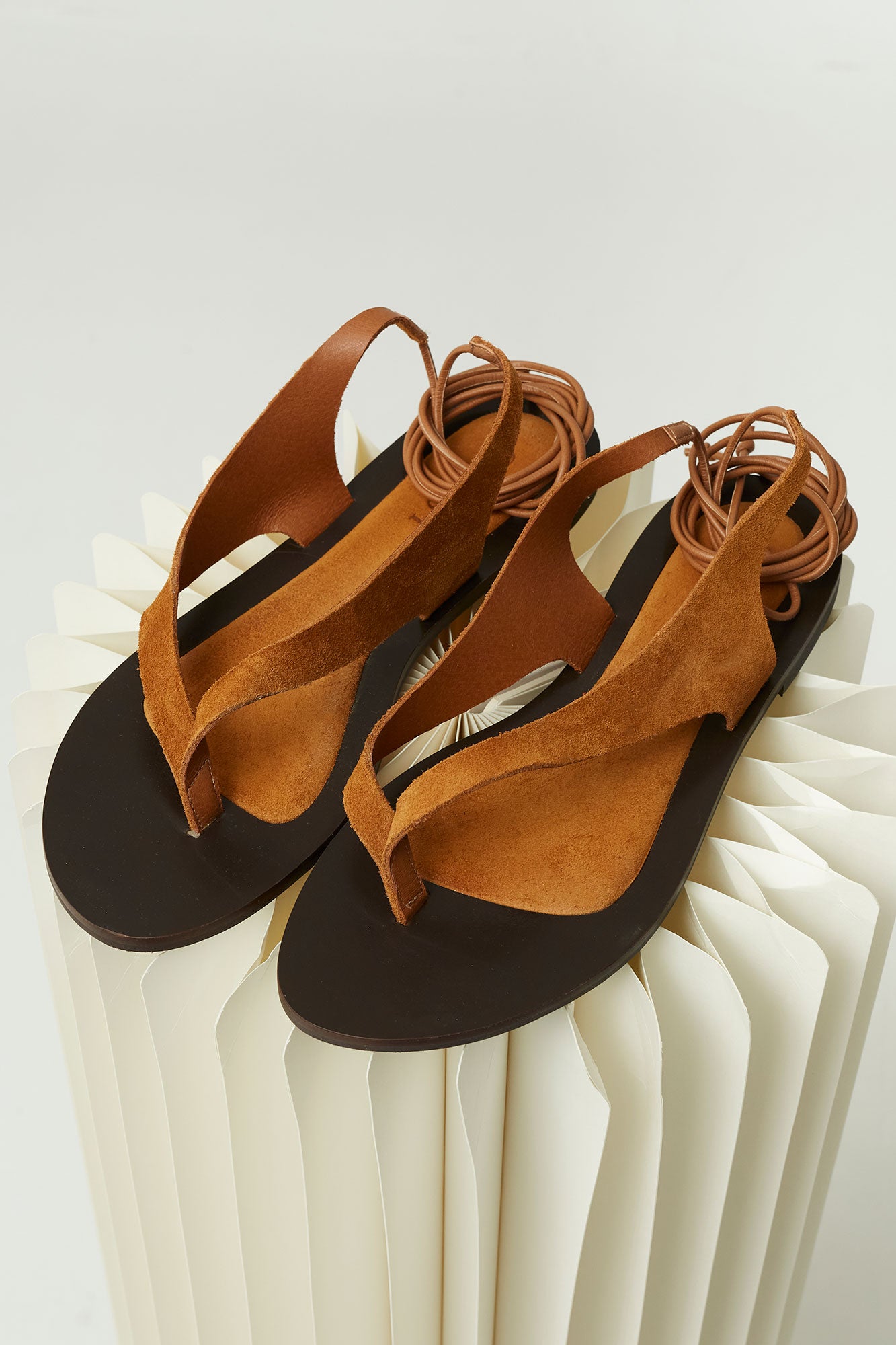 SANDALIAS TRENZA MARRON