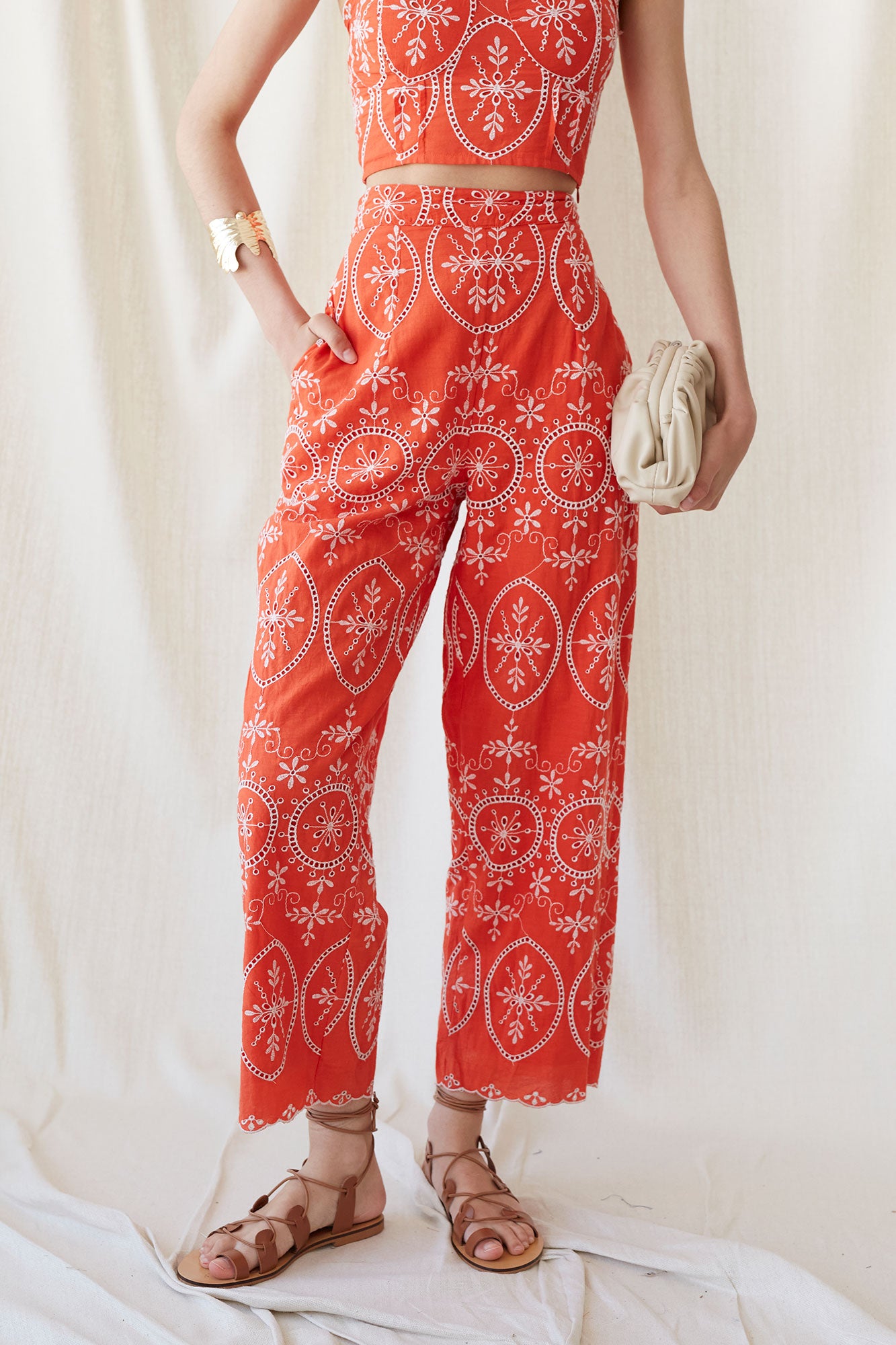 ENSEMBLE ROUGE RAFAEL