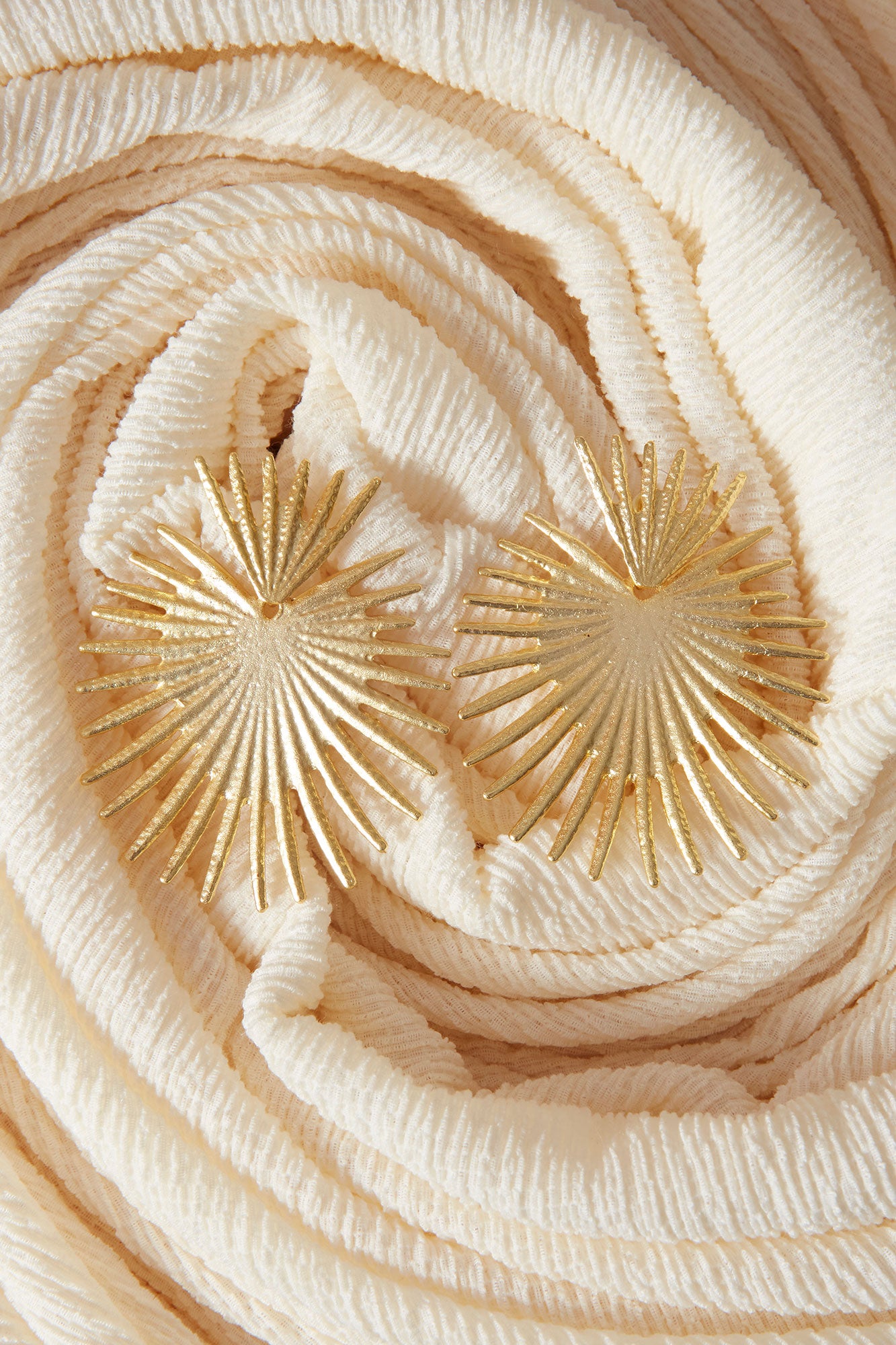 PENDIENTES VEGA DORADO