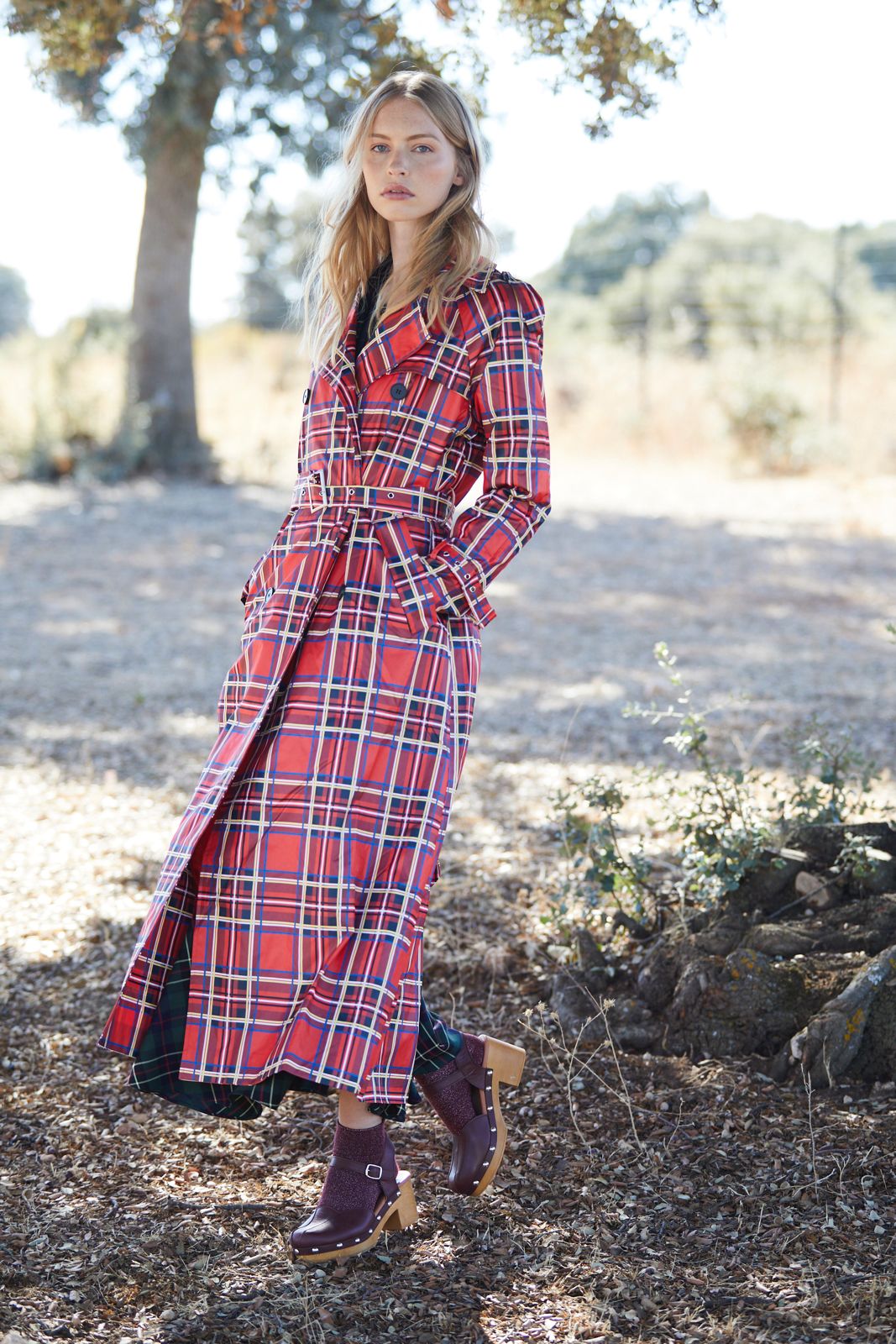 ARIANNA RED TRENCH COAT