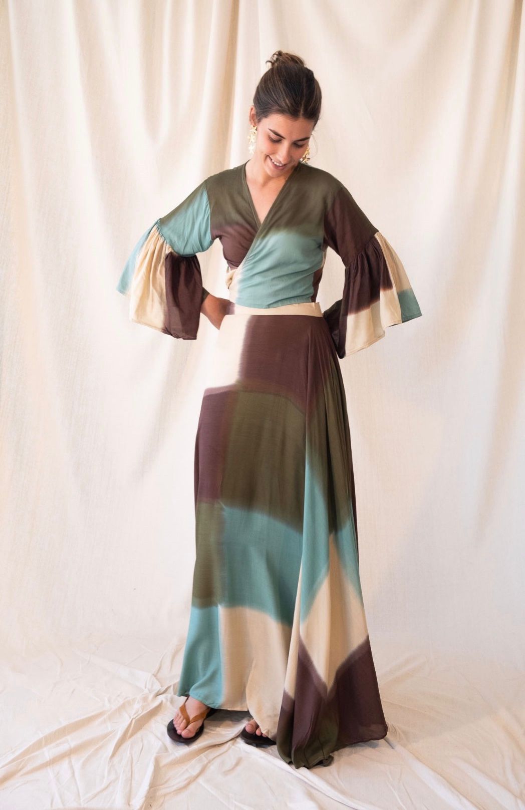 ENSEMBLE BLEU MARINE MULTICOLORE